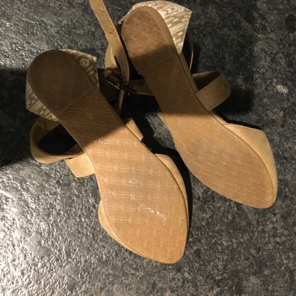 Flats - Picture 3 of 5